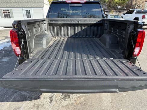 Used 2025 GMC Sierra 1500 Elevation w/ Preferred Package image 18