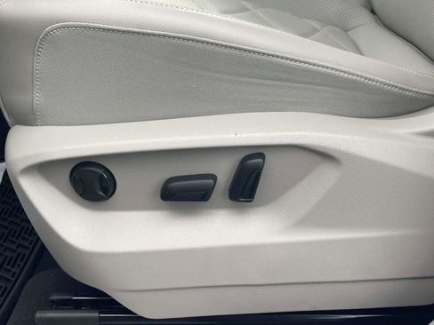 Certified 2025 Volkswagen Atlas SE w/ Panoramic Sunroof Package image 21