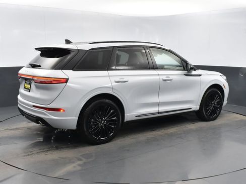 New 2025 Lincoln Corsair Grand Touring w/ Jet Appearance Package image 4