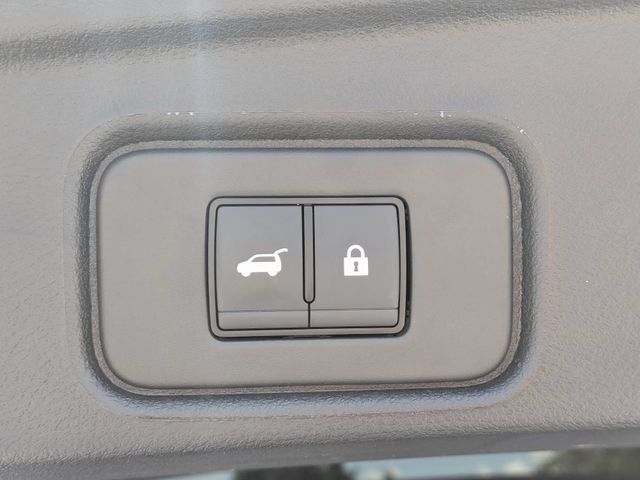 Used 2025 Nissan Pathfinder SL FWD image 12