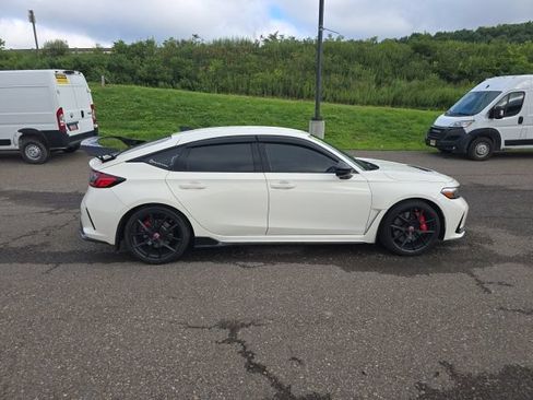 Used 2025 Honda Civic Type R image 5