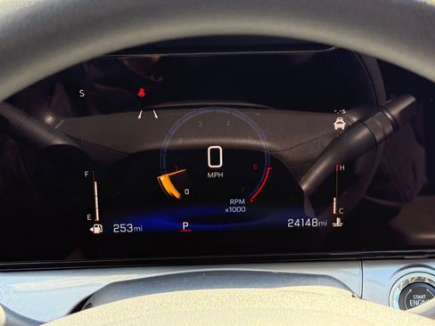 Used 2025 Chevrolet Trax LT image 40