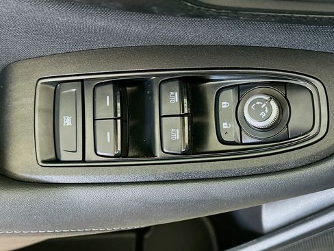 Used 2025 Subaru Outback Premium image 15