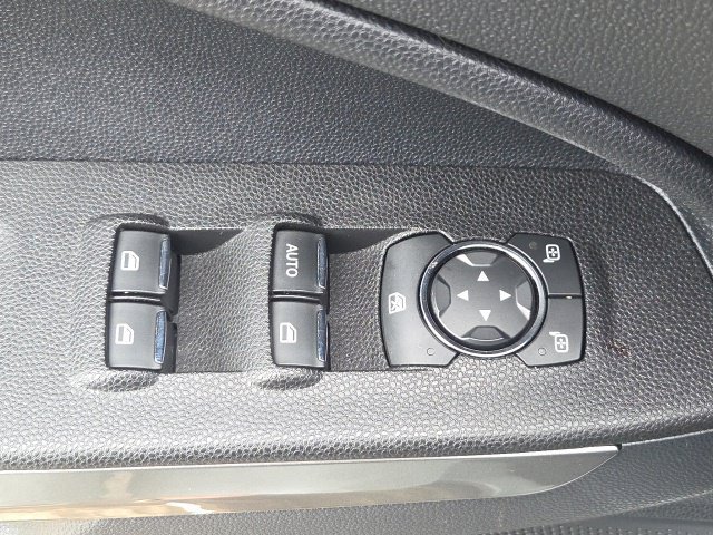 Used 2018 Ford EcoSport SE w/ SE Convenience Package FWD image 20
