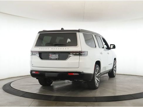 Used 2025 Jeep Grand Wagoneer 4WD image 7