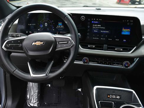 Used 2025 Chevrolet Equinox LT w/ Convenience Package II AWD/4WD image 12