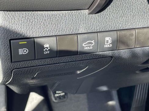 Used 2024 Toyota Camry SE FWD image 18