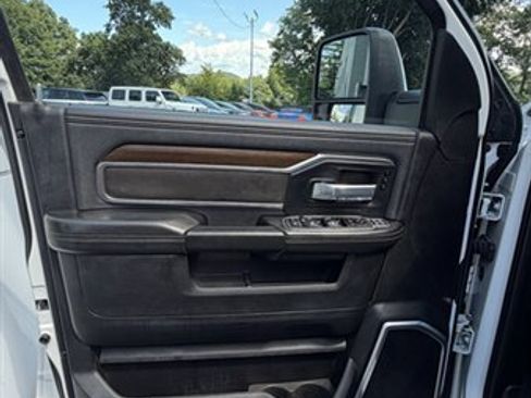 Used 2023 RAM 2500 Laramie AWD/4WD image 10