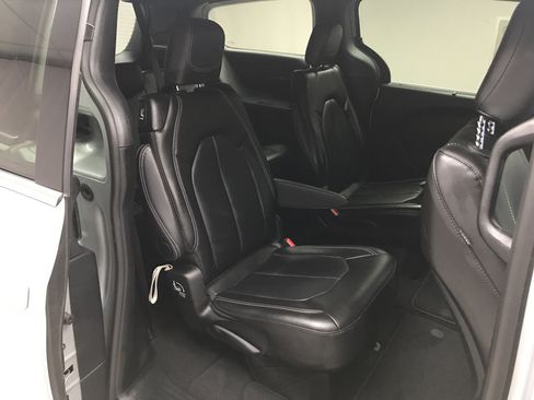Used 2026 Chrysler Pacifica Select FWD image 19