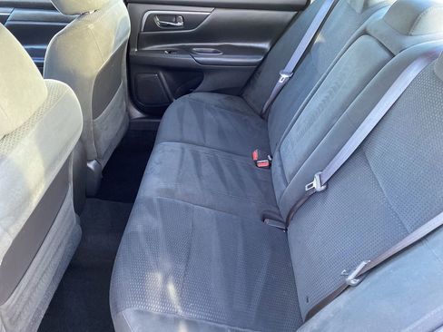 Used 2015 Nissan Altima 2.5 S w/ Sport Value Package image 16