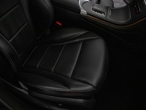 Used 2022 Mercedes-Benz GLC 300 4MATIC image 16