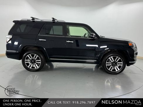 Used 2022 Toyota 4Runner Limited AWD/4WD image 5