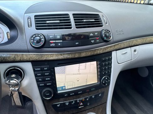 Used 2008 Mercedes-Benz E 350 Sedan image 19