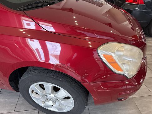 Used 2007 Hyundai Entourage GLS image 38