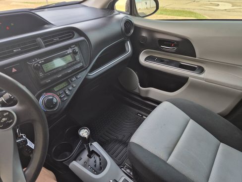 Used 2014 Toyota Prius C Two FWD image 10