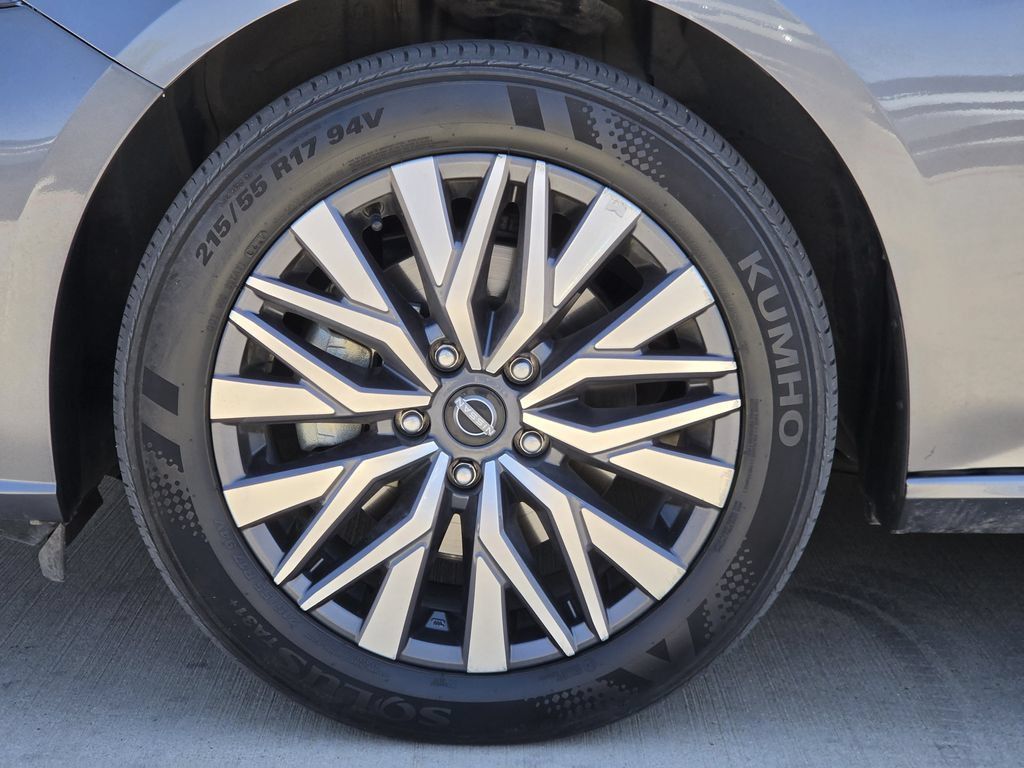 Used 2025 Nissan Altima 2.5 SV AWD/4WD image 8