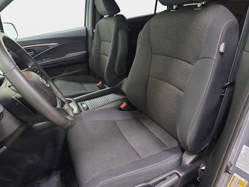 Used 2021 Honda Passport Sport image 14