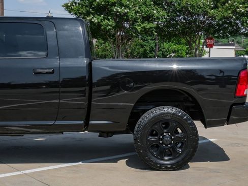Used 2016 RAM 2500 Lone Star w/ Black Appearance Group image 12