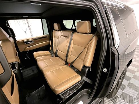 Used 2023 Chevrolet Suburban Premier AWD/4WD image 25