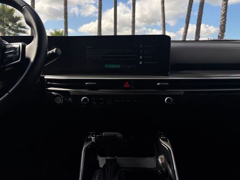 Used 2024 Kia Sorento S image 17