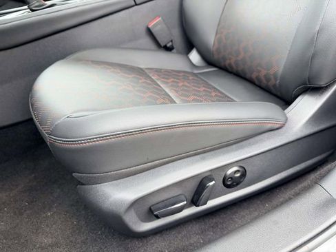 New 2026 Nissan Sentra SR w/ SR Premium Package FWD image 15