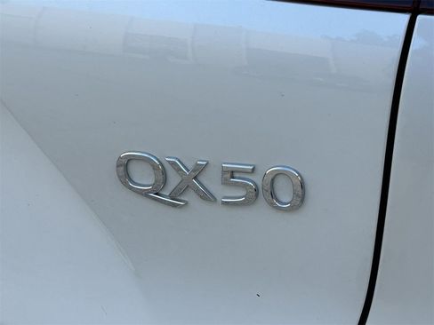 Certified 2022 INFINITI QX50 Luxe w/ Appearance Package image 6