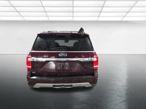 Used 2020 Ford Expedition XLT w/ Equipment Group 202A AWD/4WD image 6