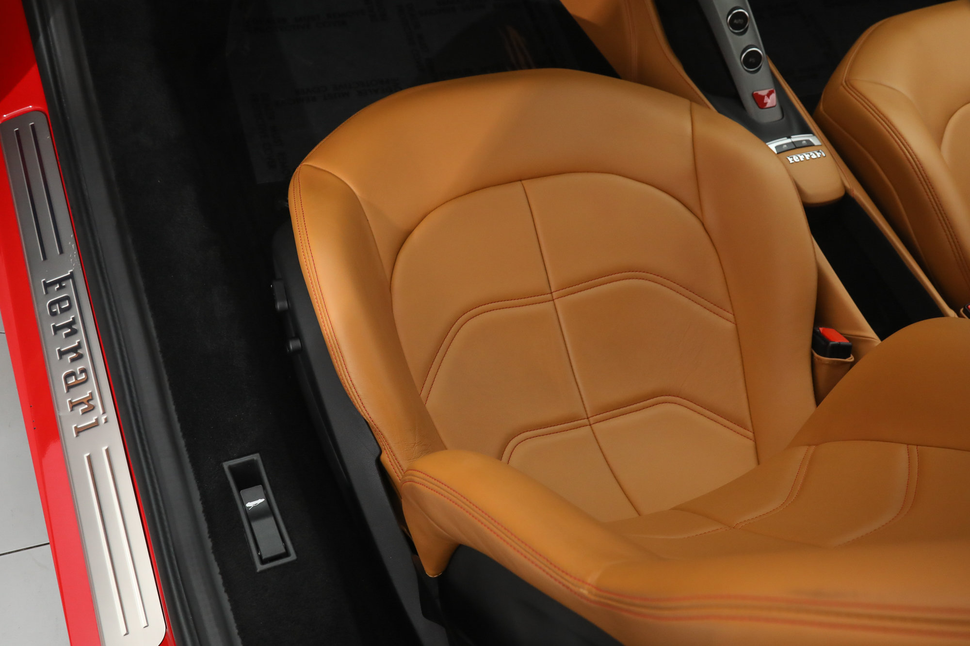 Used 2018 Ferrari 488 GTB RWD image 24