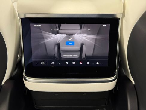 Used 2022 Tesla Model X image 34