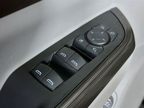 Used 2023 GMC Acadia SLT w/ Preferred Package image 28