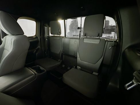 Used 2016 Toyota Tacoma TRD Off-Road w/ Towing Package image 26