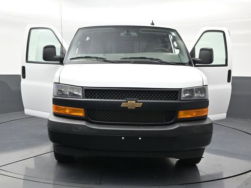 Used 2025 Chevrolet Express 2500 w/ Driver Convenience Package RWD image 34