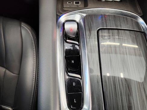 Used 2023 Buick Enclave Essence w/ Sport Touring Edition image 20