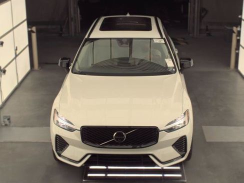 Used 2026 Volvo XC60 B5 Ultra AWD/4WD image 3