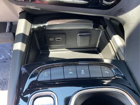 Certified 2023 Buick Envision Preferred FWD image 18