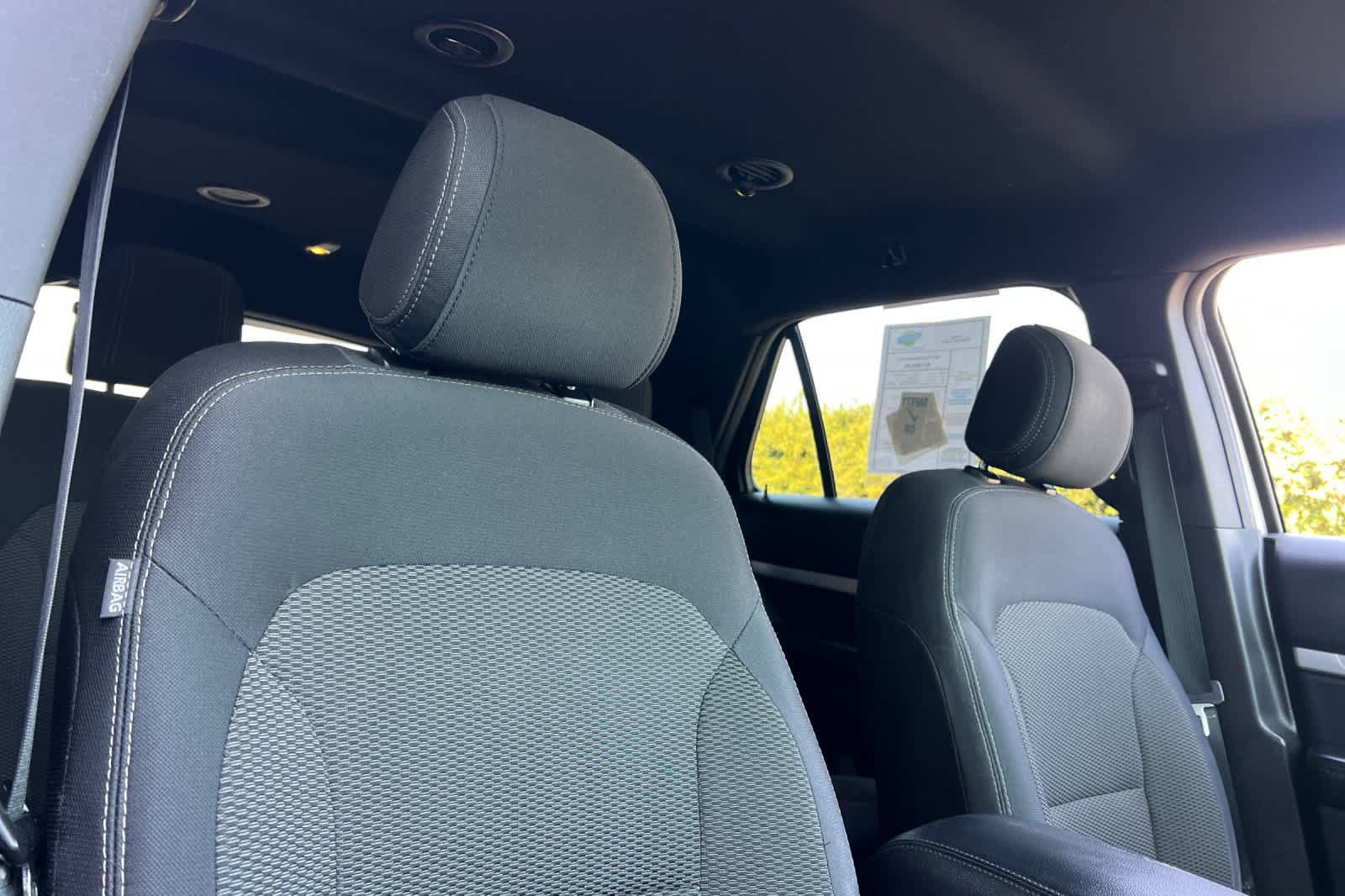 Used 2017 Ford Explorer XLT FWD image 19