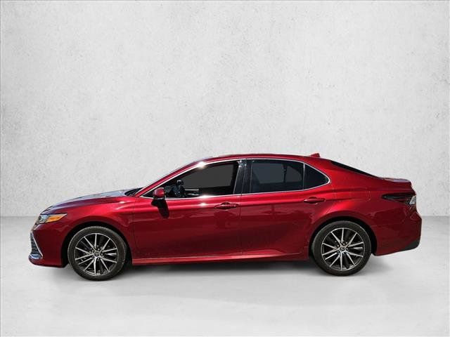 Used 2022 Toyota Camry XLE FWD image 9