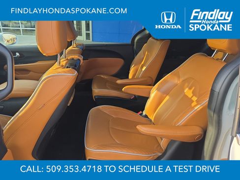 Used 2022 Chrysler Pacifica Pinnacle FWD image 12
