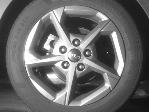 Used 2025 Kia K4 LXS image 15