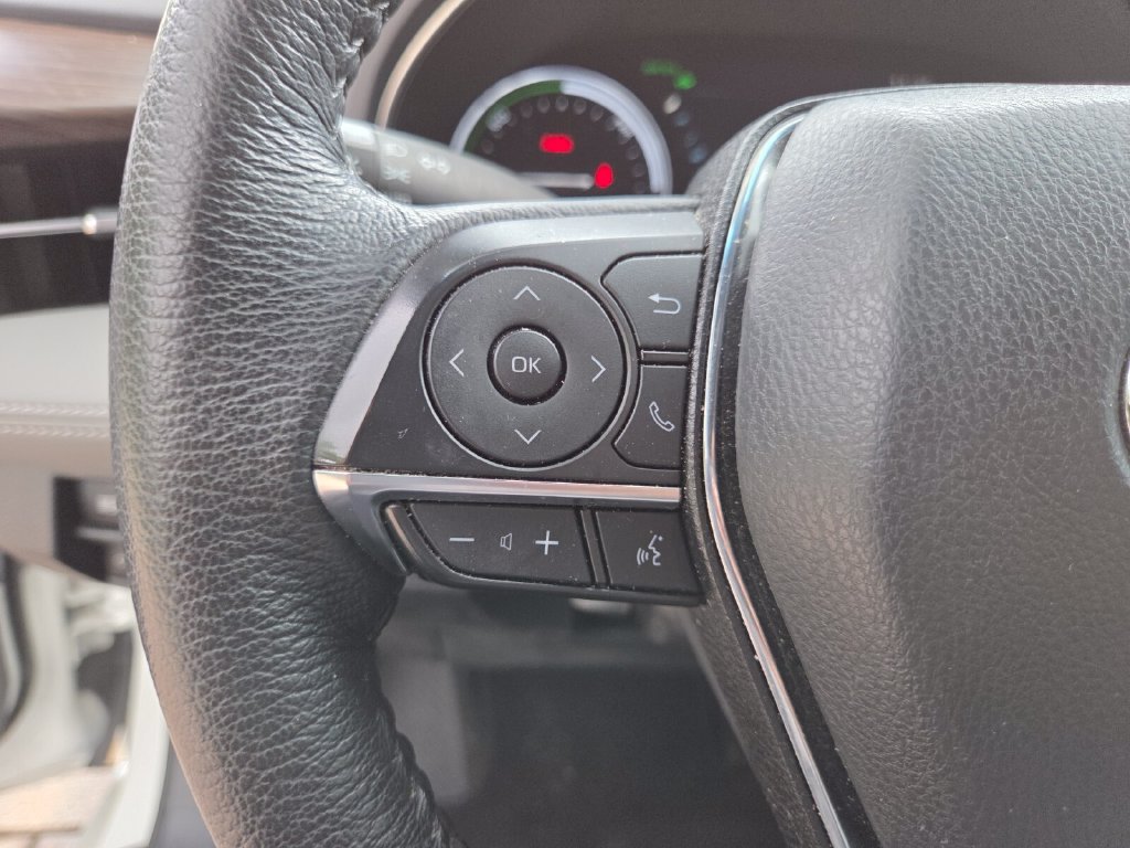 Used 2021 Toyota Avalon XLE FWD image 29