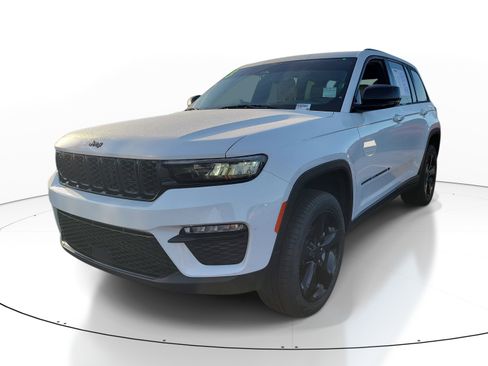 Used 2023 Jeep Grand Cherokee Limited w/ Black Appearance Package RWD image 3
