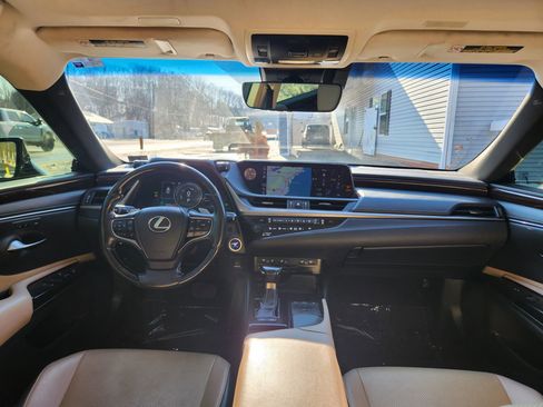 Used 2019 Lexus ES 300h image 28