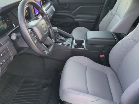 Used 2025 Toyota Tacoma SR5 AWD/4WD image 13