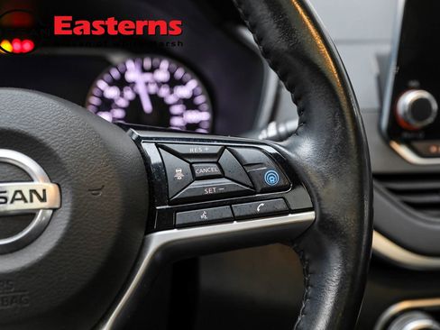 Used 2021 Nissan Altima 2.5 SV w/ SV Premium Package image 18