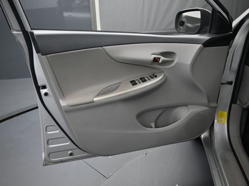 Used 2012 Toyota Corolla LE image 15