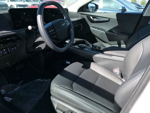 New 2025 Kia EV6 Wind image 9