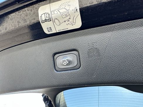 Used 2019 Ford Edge Titanium w/ Equipment Group 301A image 40