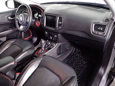 Used 2019 Jeep Compass Trailhawk image 33