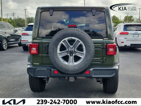 Used 2021 Jeep Wrangler Unlimited Sahara w/ LED Lighting Group AWD/4WD image 5