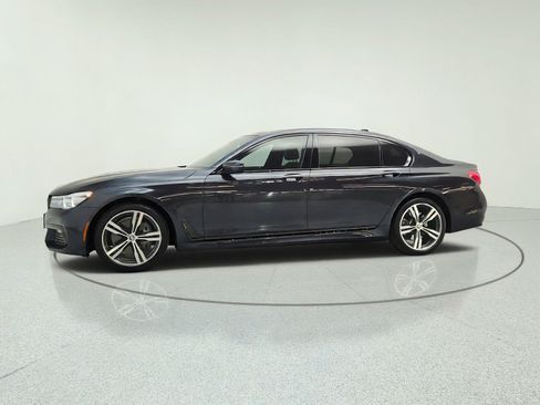 Used 2019 BMW 740i w/ M Sport Package RWD image 8